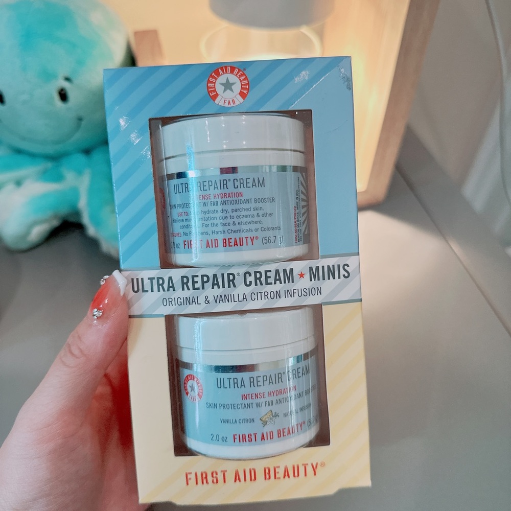 first aid beauty face cream set/bundle /NWB